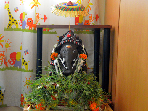 hand made ganapati idol for vinayaka chaturthi